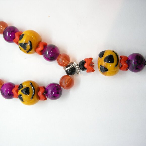 Pumpkins and pearls lampwork necklace - Picture 4 of 16